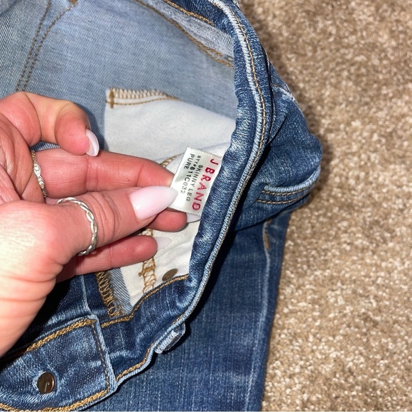 J Brand skinny jeans denim blue SZ 30" waist interior thigh rubbing - Picture 6 of 10